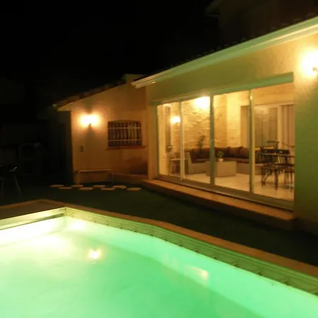 D'hotes Le O Detente לינה וארוחת בוקר